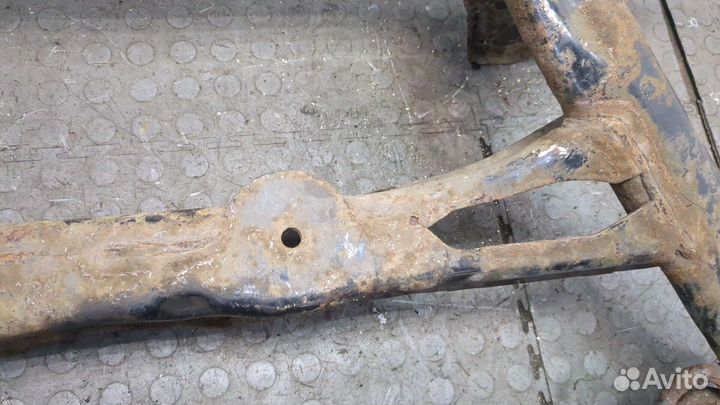 Балка подвески задняя Volkswagen Sharan