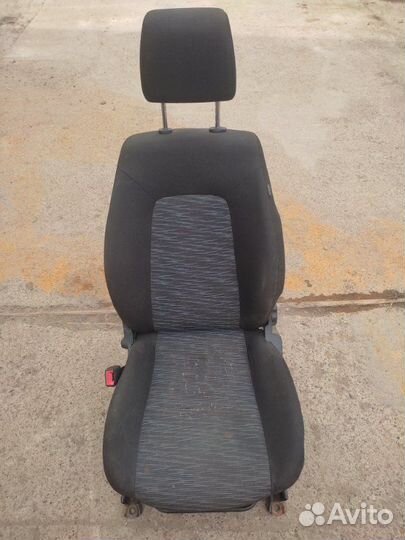 Сиденье переднее левое Kia Ceed ED G4FC 2008