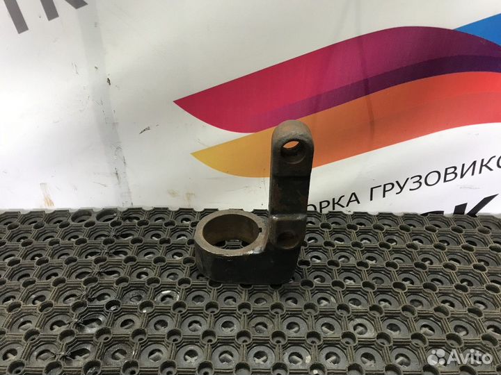 43082906094 Кронштейн стабилизатора правый