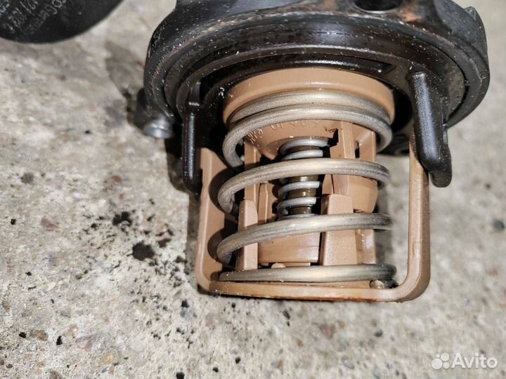 Термостат Audi A4 B8/8K 2009 059121111AA