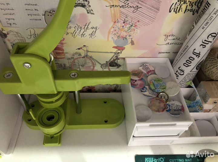 Аппарат для изготовления значков