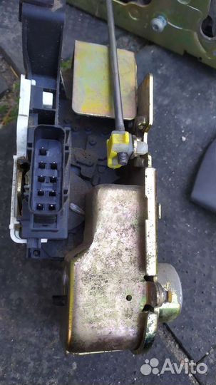 Замки передних дверей форд транзит 2005г