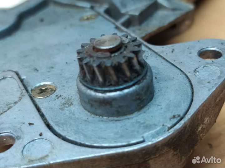 Моторчик люка, Nissan Maxima j30