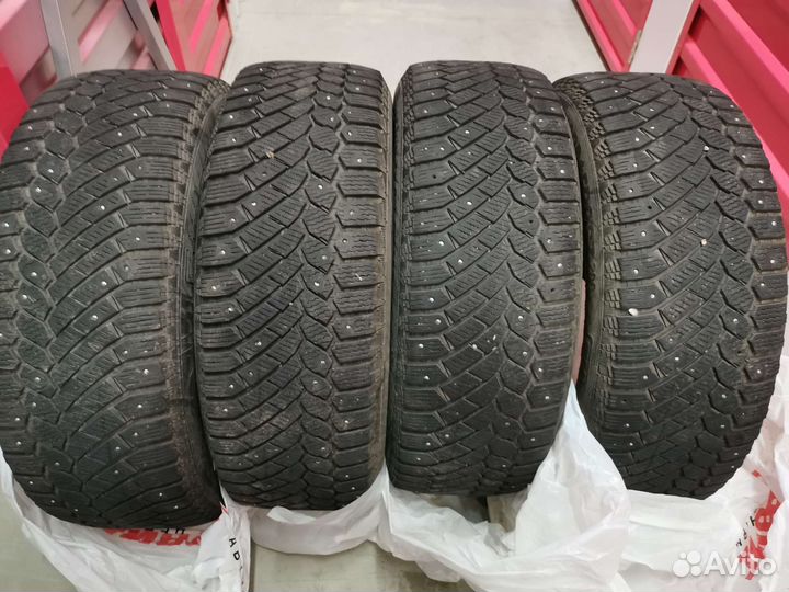 Gislaved Nord Frost 200 SUV 225/60 R17