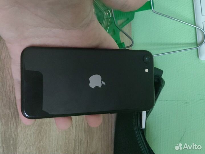 iPhone SE (2020), 64 ГБ