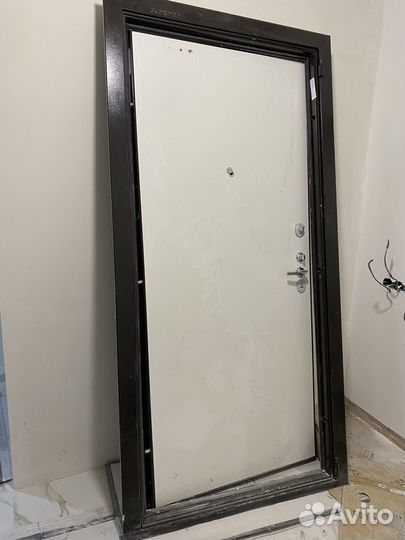 Дверь входная бу гардиан