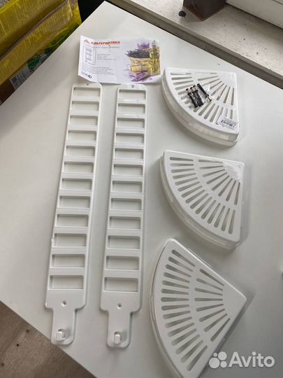 Полка-этажерка пластиковая для ванной