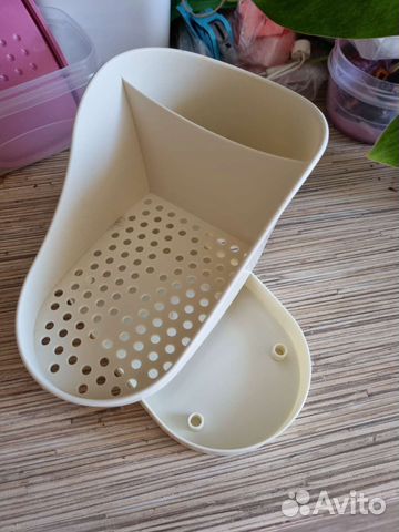 Подставка для моющих средств на кухне