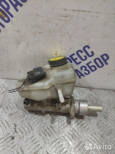 Главный тормозной цилиндр Ford Mondeo 3 седан 1.8