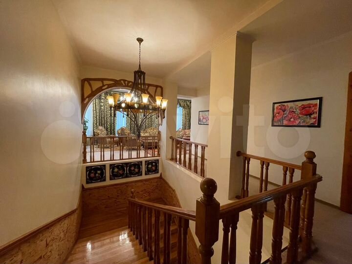 Дом 450 м² на участке 17 сот.