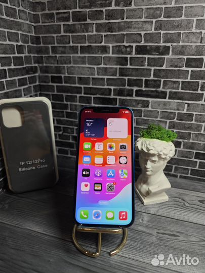 iPhone 12, 64 ГБ