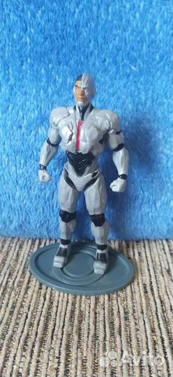 Фигурки супергероев