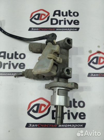 Главный тормозной цилиндр Ford Focus 1 2.0 2004