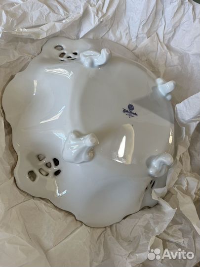 Фарфоровая сухарница