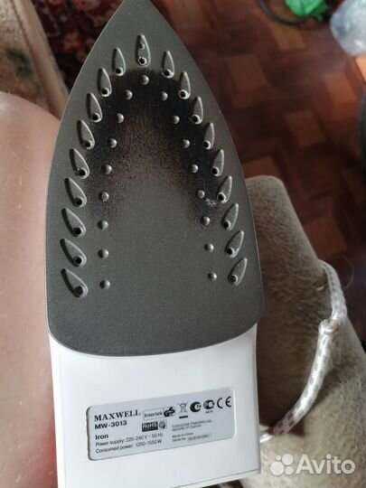Утюг Maxwell с паром