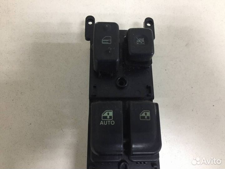 Блок управления стеклоподъемниками Hyundai Sonata