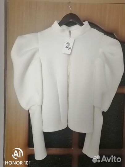 Блузка белая