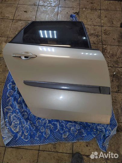 Дверь задняя правая renault granta scenic