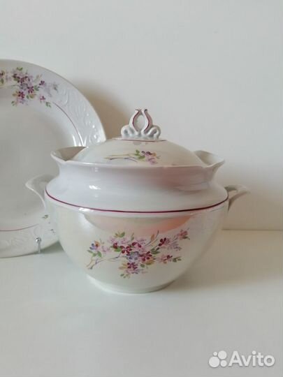 Супница и блюдо