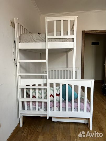 Двухъярусная кровать бу с матрасами