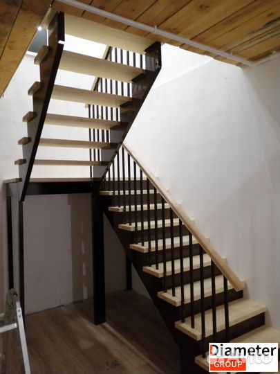 Монтаж прямой лестницы для пенсионеров