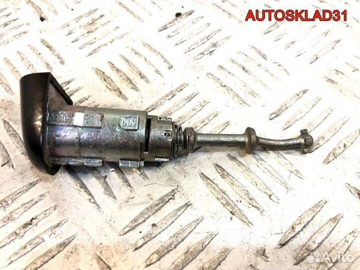 Вставка замка двери перед левой Renault Megane 3