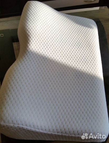 Лечебная ортопедическая подушка со встроенными маг