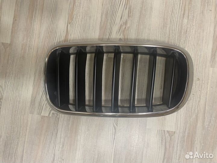 Решетка к радиатору для BNWx5 новая, 2 штуки