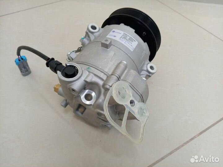 Компрессор кондиционера Opel Astra J 2010