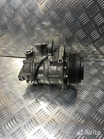 Компрессор системы кондиционирования Mercedes-Benz