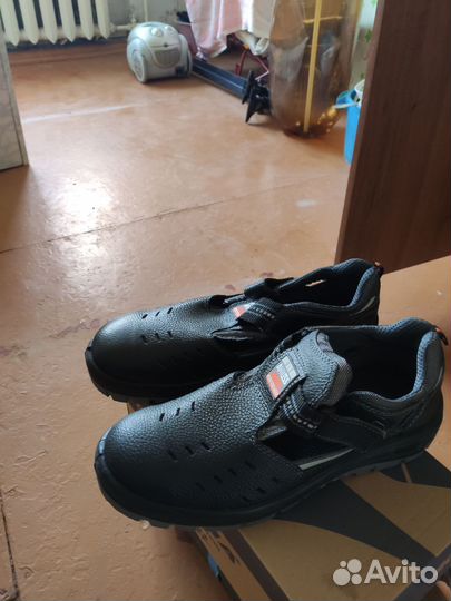 Сандали строительные