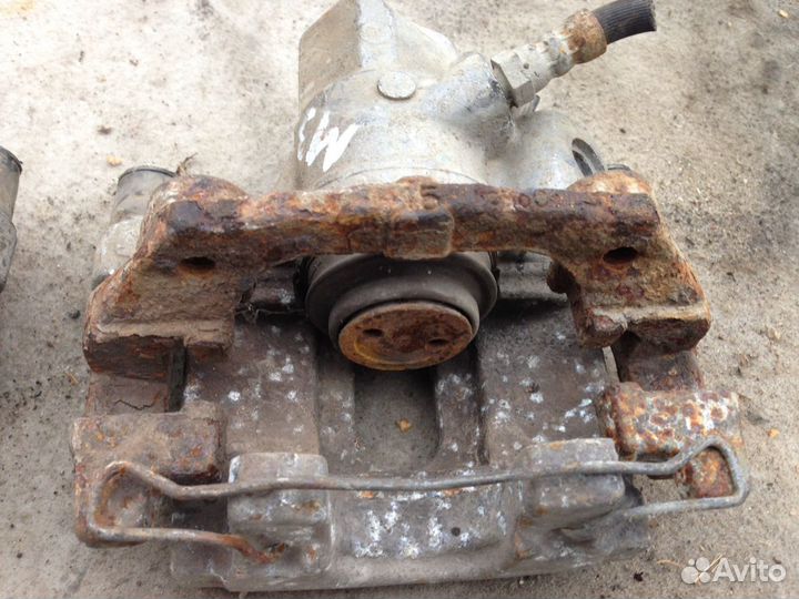 Суппорт задний Мазда 3