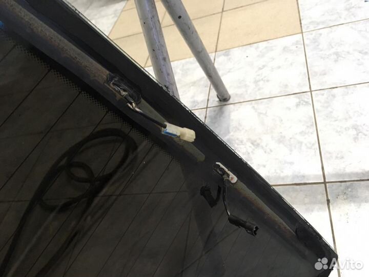 Заднее стекло BMW E38