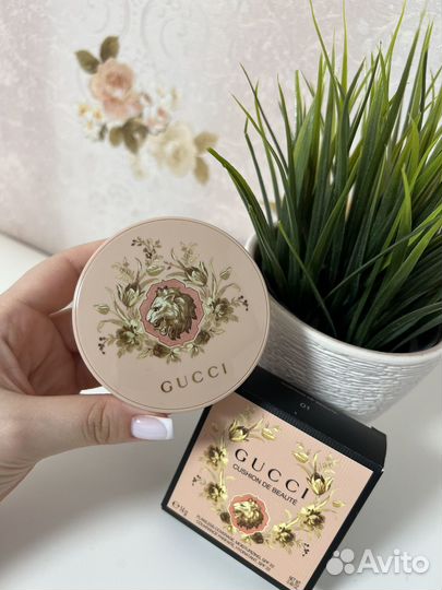 Gucci тональный кушон оттенок 01