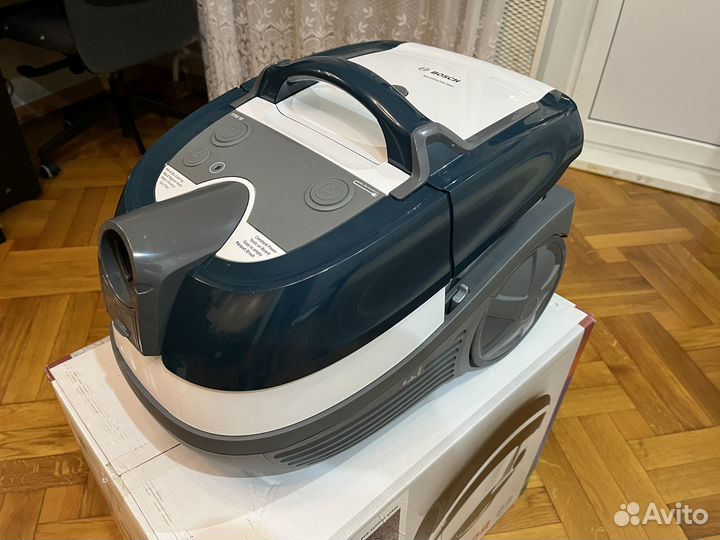 Пылесос Bosch BWD41720