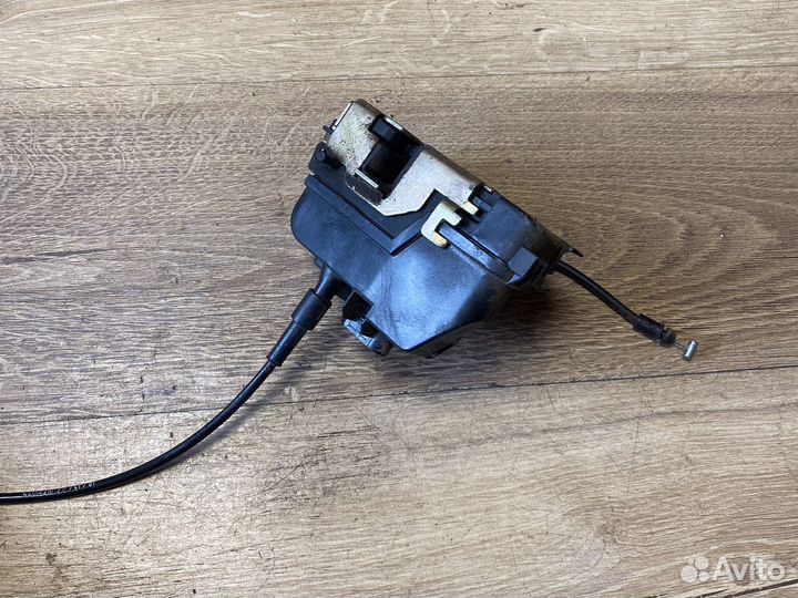 Nissan primera p12 задний левый замок двери