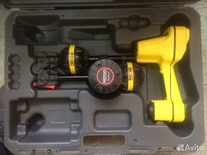 Поиск коммуникаций, поиск кабеля, поиск труб