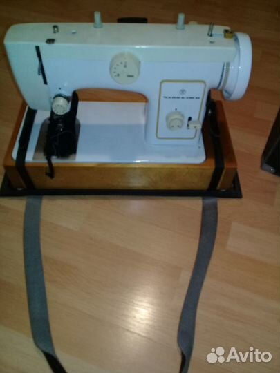 Швейная машинка чайка 132М