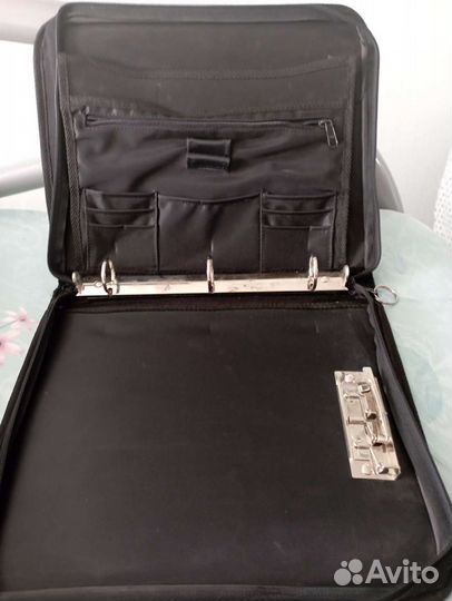 Папка скоросшиватель очень удобная для делового че