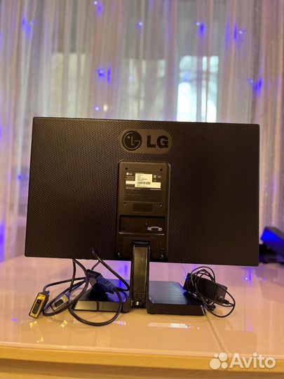 Монитор LG 22M37A-B