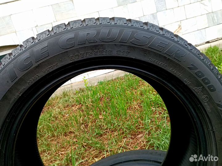 Bridgestone Ice Cruiser 7000 205/55 R16 91T
