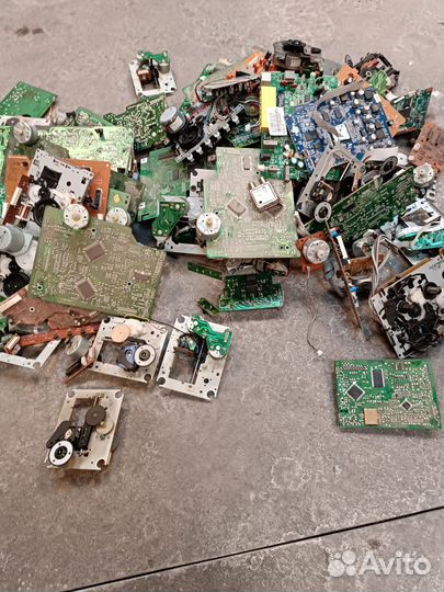 Запчасти для музыкальных центров, радиодетали