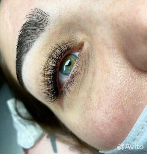 Наращивание ресниц, оформление бровей, макияж