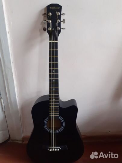 Акустическая гитара