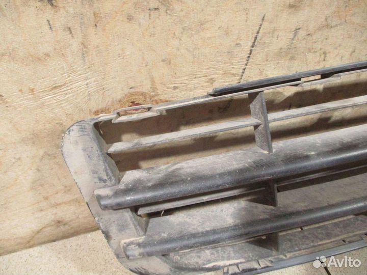 Решетка в бампер центральная Peugeot Expert 2