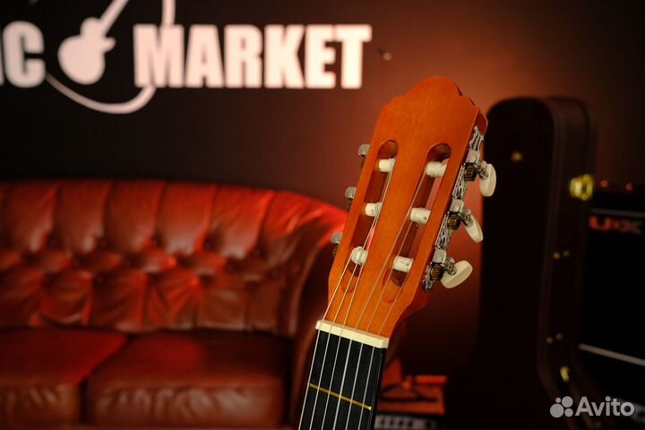 Классическая гитара (Комплект / Новая )