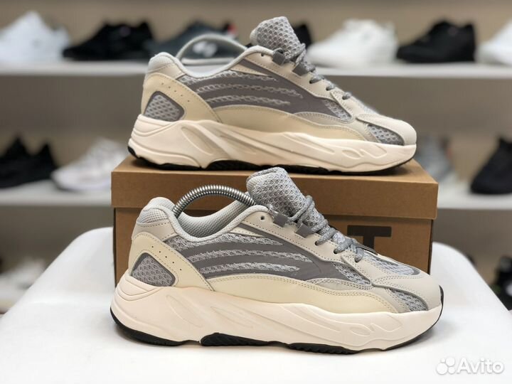 Кроссовки Adidas yeezy 700 v2