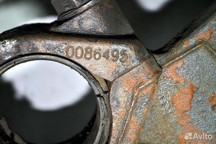 Кронштейн пневмобаллона ведущего моста, правый DAF