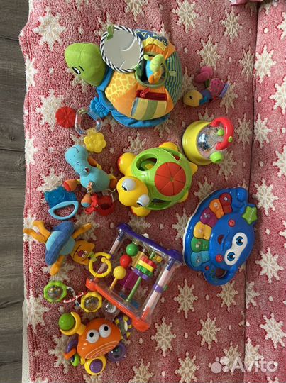 Игрушки для малышей пакетом