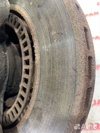 Ступица передняя правая Mitsubishi Challenger K99